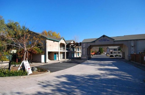 Cloverdale Hotel | Cloverdale Wine Country Inn & Suites