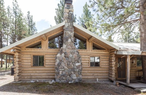 Darby Cabin | Coal Creek Mountain Lodge PREMIER mountain lodge with beautiful scenic views!