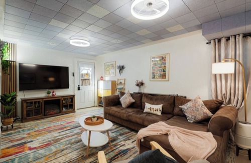 Sharp Park Apartment | Coast PalmTree Yard 2BR Block from Beach