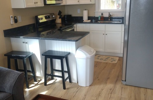 Snug Harbor Cottage | Coastal Cottage located in Pointview Marina on Great Salt Pond, Rhode Island