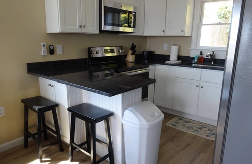 Snug Harbor Cottage | Coastal Cottage located in Pointview Marina on Great Salt Pond, Rhode Island