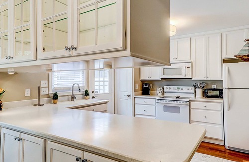 Old Village House | Coastal cottage with yard, near shopping & dining in Old Village District