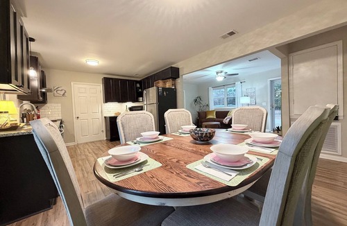 Silver Lake House | Coastal Country Vibes with Fenced Yard, Xbox, Air Hockey, 20 min from the beach!