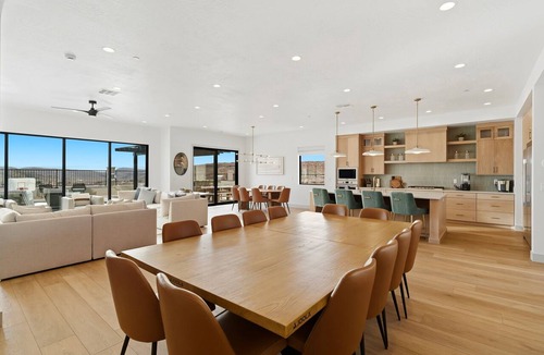 Washington Condo | Coastal Isle Luxury Retreat