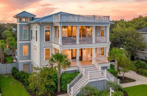 Isle of Palms House | Coastal Manor~ 6 bdrm, across from ocean, Ocean Views!, Private Pool and Hot Tub, Elevator!