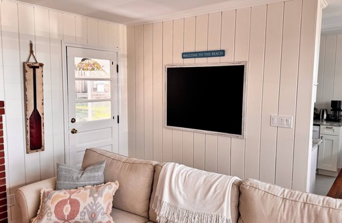 Calvert Beach-Long Beach House | Coastal retreat with direct beach access and sweeping Chesapeake Bay water views