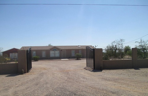 San Tan Valley House | Come and Enjoy this Lovely Home with a Mountain View!