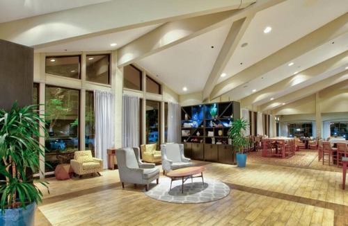 Santa Maria House | Comfort and Convenience! Amazing Unit. Close to Santa Maria Civic Theatre!