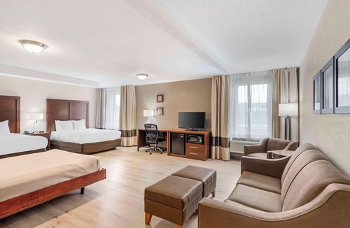 Bellville Hotel | Comfort Inn Splash Harbor