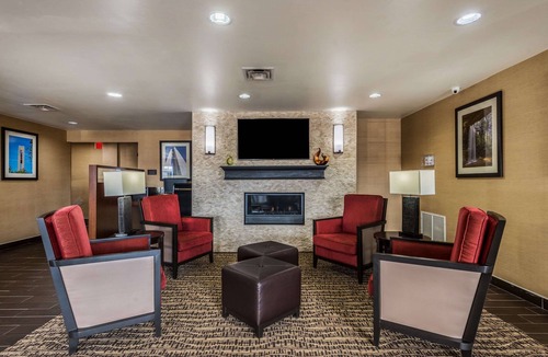 Murlin Heights Hotel | Comfort Inn & Suites Dayton North