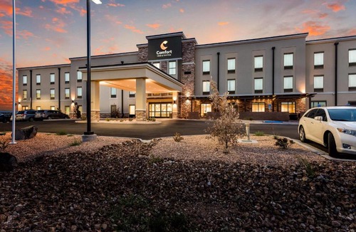 Hurricane Hotel | Comfort Inn & Suites Zion Park Area