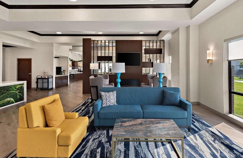 Summit Station Hotel | Comfort Suites Columbus East Broad