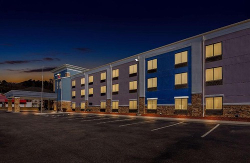 Salem Hotel | Comfort Suites Salem-Roanoke I-81