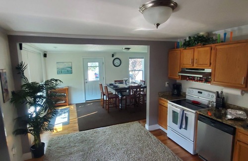 Southeast Boise House | Comfortable 2-bedroom house in Boise. Hot Tub. Fenced yard. Pet friendly.