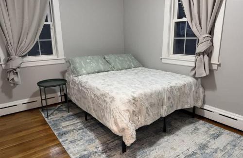 Foxboro House | Comfortable 4 Bed Home close to Gillette