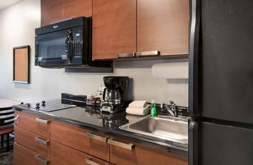 Grant Creek Hotel | Comfortable Dog-Friendly Stay in Missoula | Room + Kitchenette