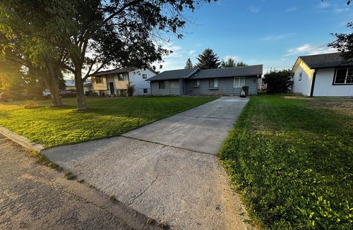 Post Falls House | Comfy Home 5 min to River + Trails, 15 min to CdA - Sleeps 6