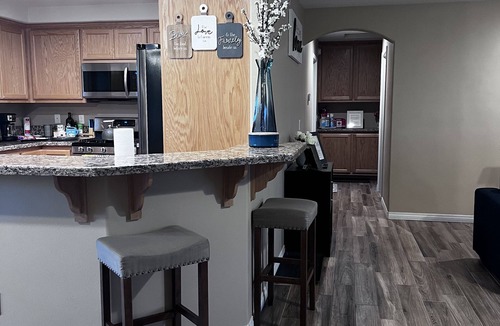 Apple Valley House | Comfy Home/Travel Nurse/Work/Long Stays/Vacation Stays.
