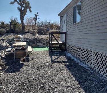 Meadview House | Comfy Vacation Rental with Wi-Fi and Kitchenette in Meadview, Arizona