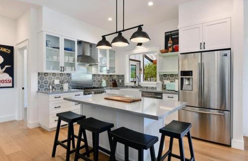 Healdsburg House | Completely Remodeled Farmhouse With Stunning Views Of Dry Creek Valley