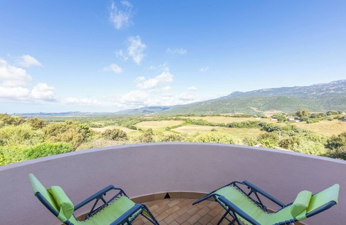 Figari Villa | conditioned 130m2 villa with heated pool panoramic view of mountains
