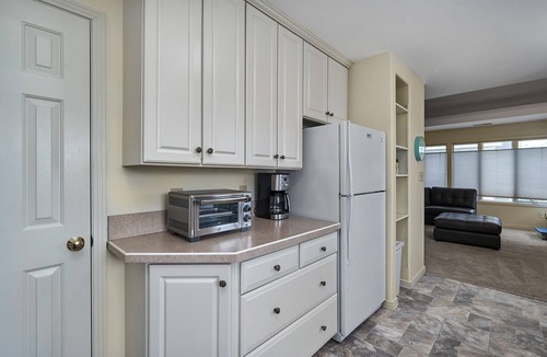 Northeast Virginia Beach Condo | Condo by beach and state park