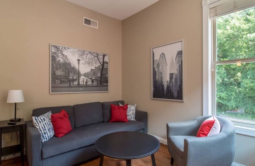 Mount Adams Condo | ★Condo for 4★Parking★Washer+Dryer★Nr Eden Park★