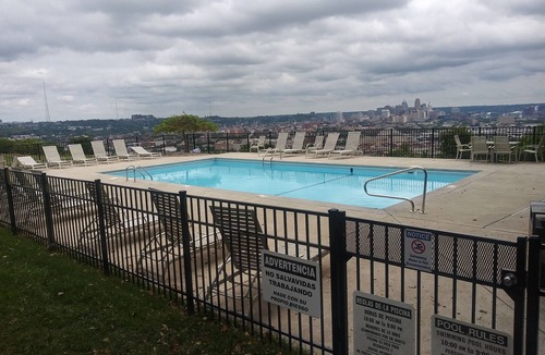 East Price Hill Condo | Condo on a Hill with an Outdoor Pool