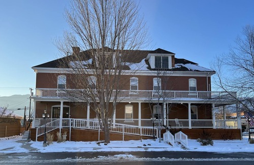 Stevensville Condo | Condo with Mountain Views - 3rd floor of Historic Stevensville Hotel