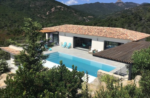 Conca House | Contemporary house, Swimming pool, 800m from the beach, secure residence, South Corsica