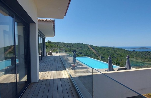 Albitreccia Villa | Contemporary upscale villa, pool, panoramic view of the Gulf of Ajaccio