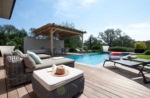 Lecci Villa | Contemporary villa, 4 bedrooms, 8 people, swimming pool near St Cyprien