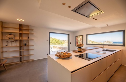 Calvi Villa | Contemporary villa with exceptional view over the bay of Calvi!