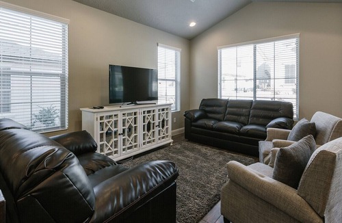 Sienna Hills House | Coral Arches ~ Brand New, Pet-Friendly, Near Dunes and Zion!