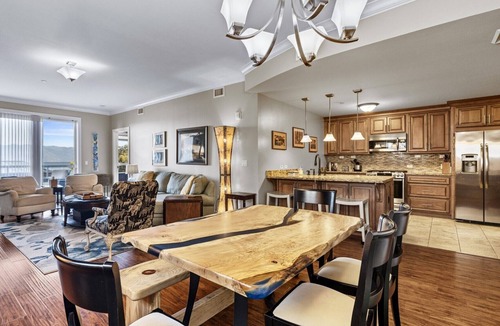 Sandpoint Condo | Corner Condo w/Private Beach- Seasons at Sandpoint