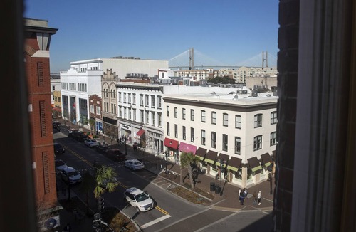 Historic District - North Condo | Corner View Broughton Penthouse with FREE Reserved Parking