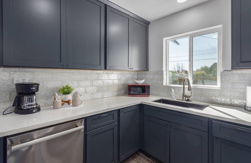 Coronado House | Coronado Cool, Banner Close, Cozy Vibes Sleeps 4