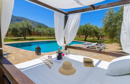 Orgiva Villa | Cortijo Granadas Órgiva by Ruralidays