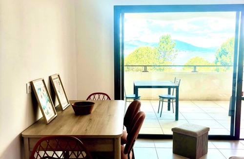 Pietrosella Apartment | Cosy T2 with sea view in Pietrosella - Close to beaches and shops