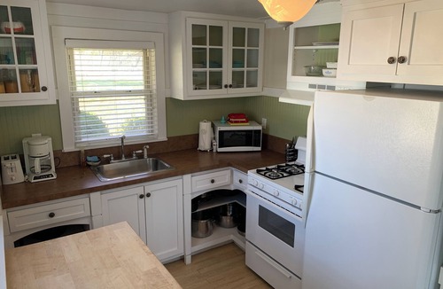 Bozman Cottage | Cottage 1-B: Waterfront cottage, 1 bd 1 bath, Perfect for your next getaway!