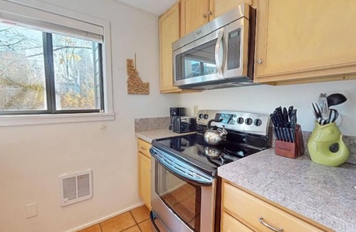 Elkhorn Condo | Cottonwood Condo 1453A - Cozy Place Close to Ice Rink & Pavilion
