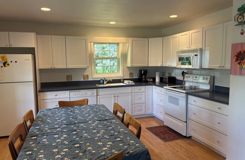 East Glacier Park Village House | CottonwoodCottage- Upgraded, spacious house and yard with Mountain View