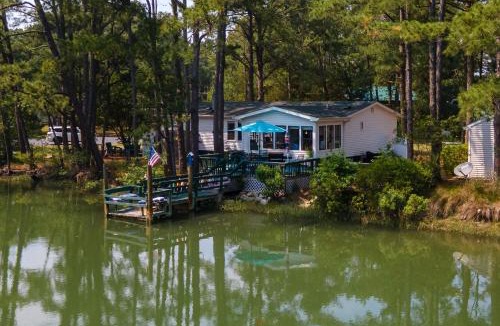 Birdsnest House | Counting Corks - Waterfront, Pet friendly, private dock!