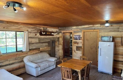 Alpine Cabin | Country cabin getaway for a crowd in the pines of Alpine AZ