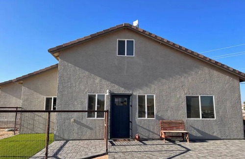 San Tan Valley House | Country-chic private House with laundry.