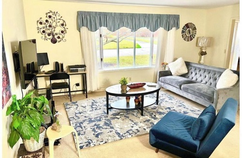 Oxford House | Country Club Home, 5 mins from Miami U