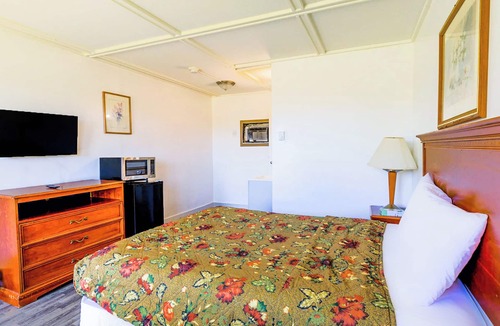 Sturgis Hotel | Country Hearth Inn & Suites By OYO Sturgis