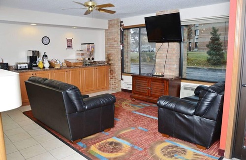 Kenton Hotel | Country Hearth Inn & Suites Kenton