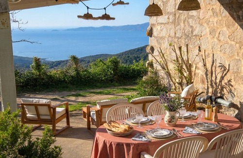 Coti-Chiavari House | Country house in Coti Chiavari
