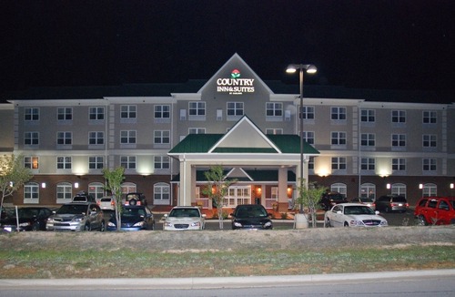 California Hotel | Country Inn & Suites by Radisson, Lexington Park (Patuxent River Naval Air Station), MD